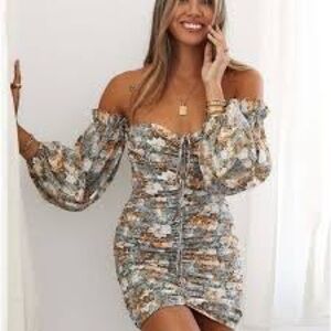 NWT Hello Molly Floral Off-Shoulder Dress